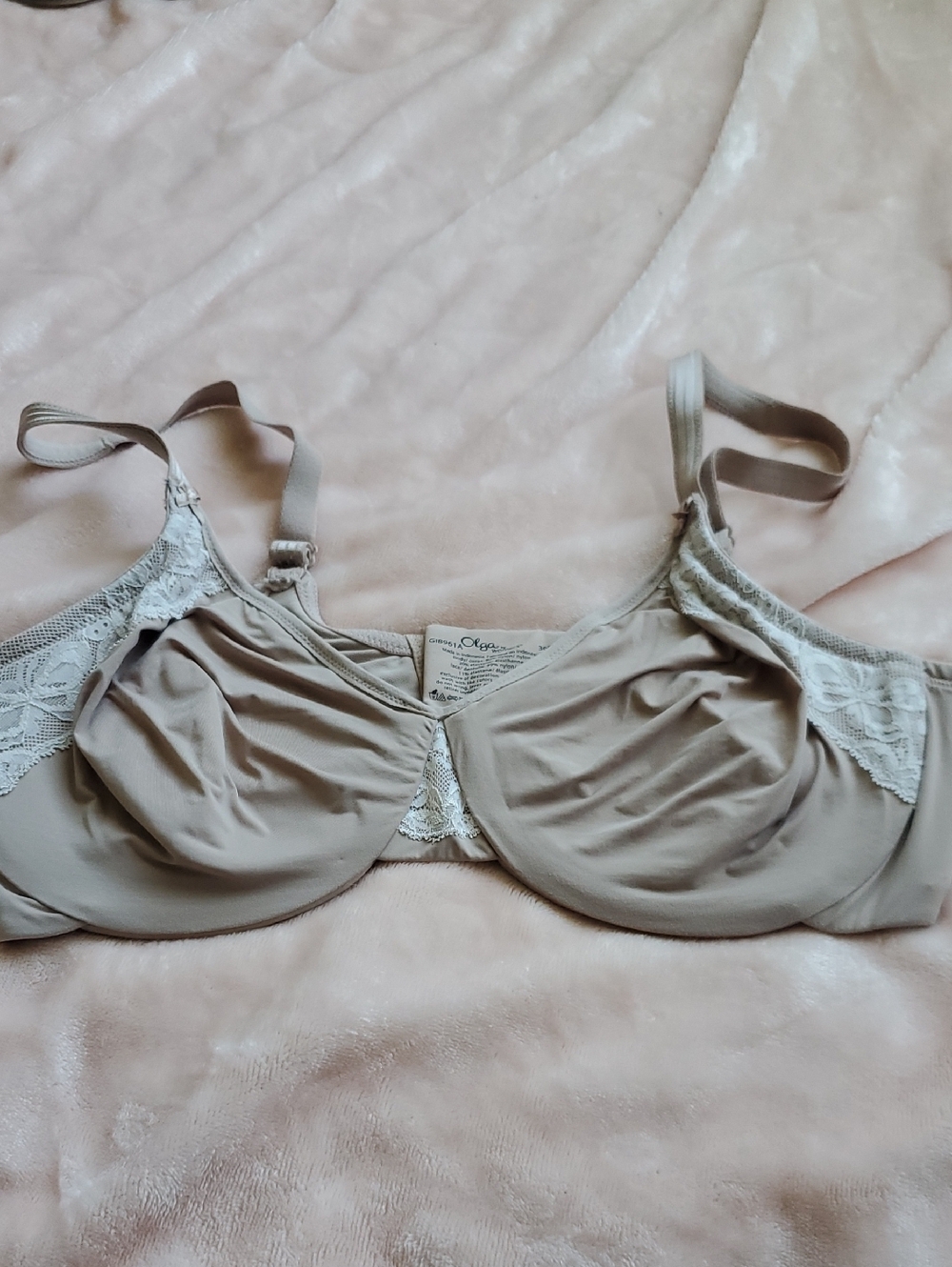 Olga Minimizer Bra, Beige, 36D, Lace Detailing